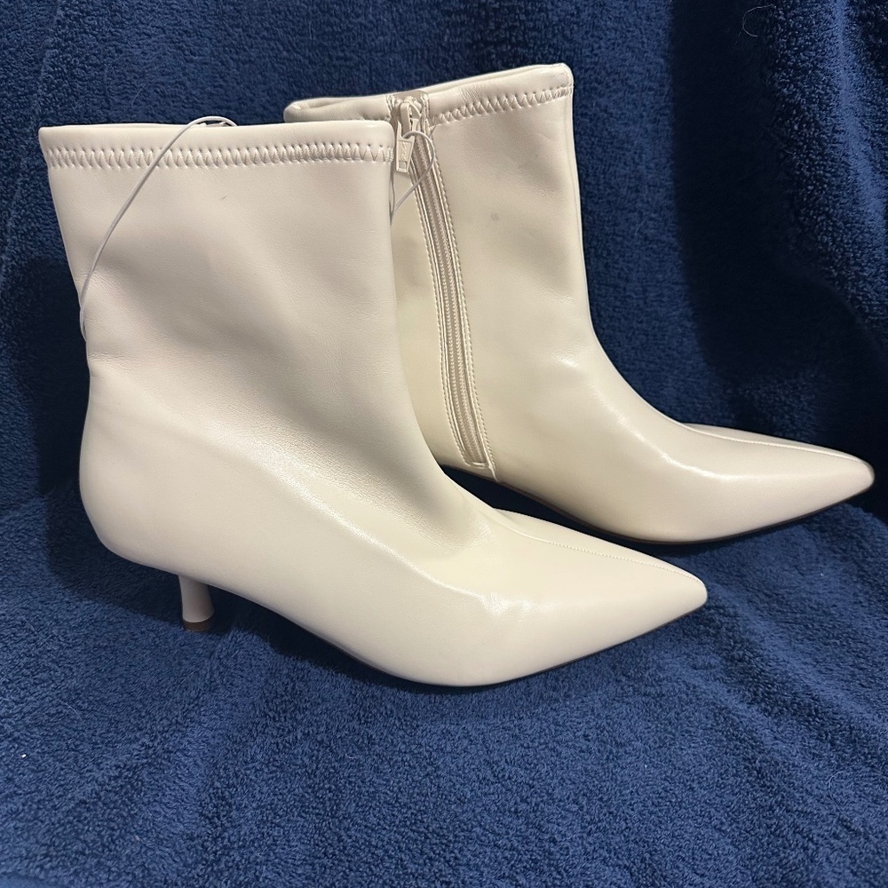 White Lonnie Kitten Ankle Boots Women's Size 8.5